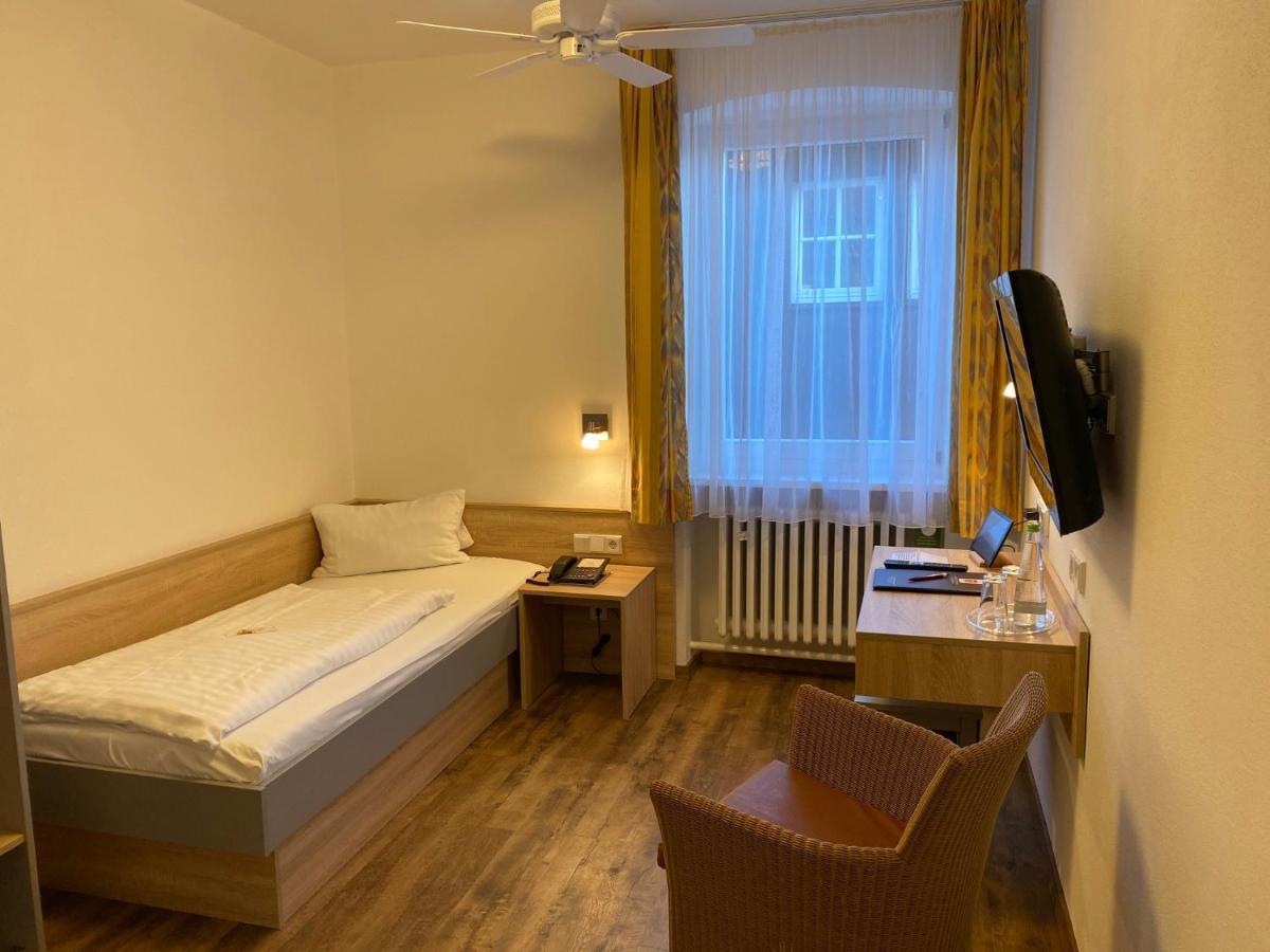 Hotel Gasthof Zum Storch Schlüsselfeld Exterior foto